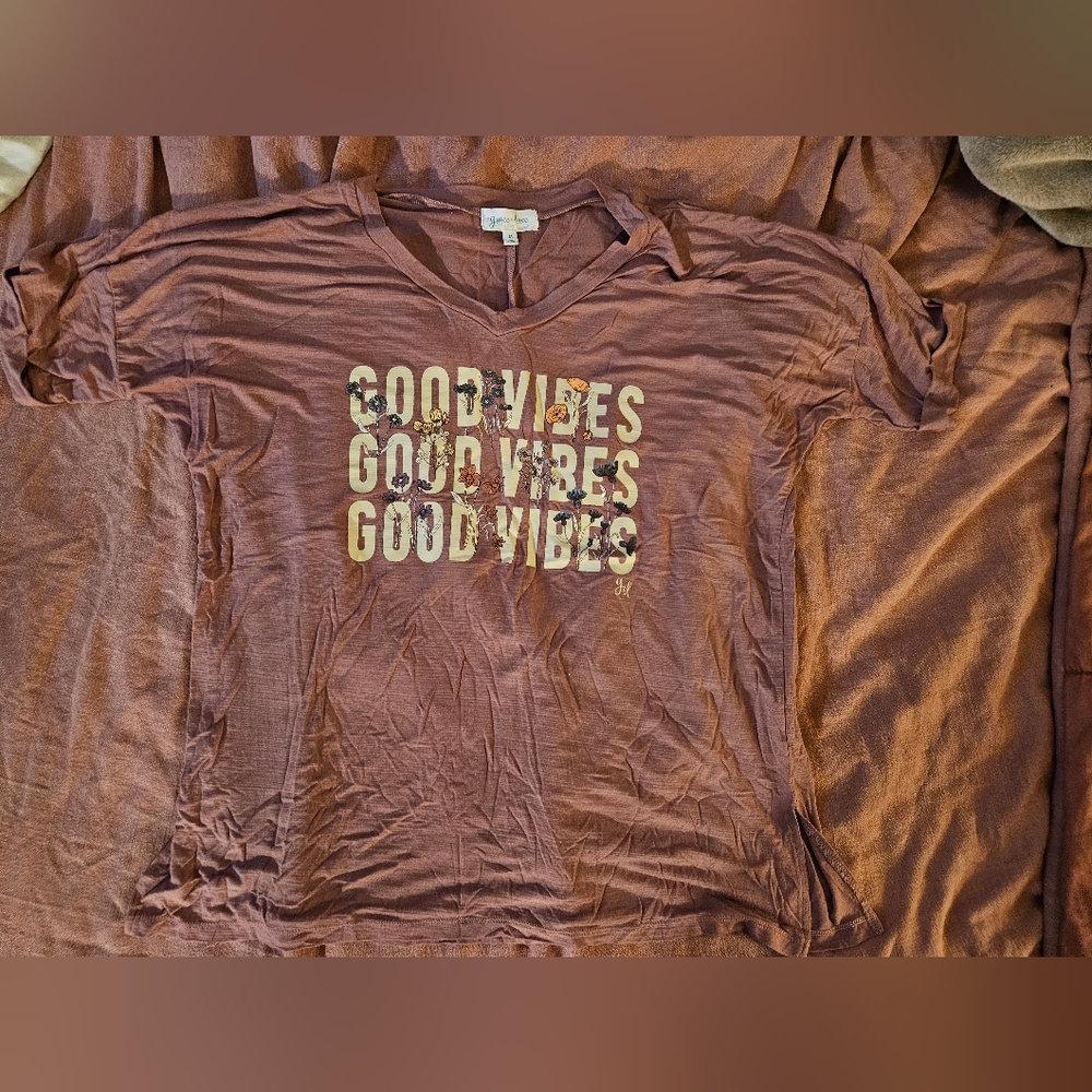 Good Vibes Graphic Tee
